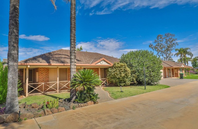 3 Bedroom Townhouse with WIFI on 15th St