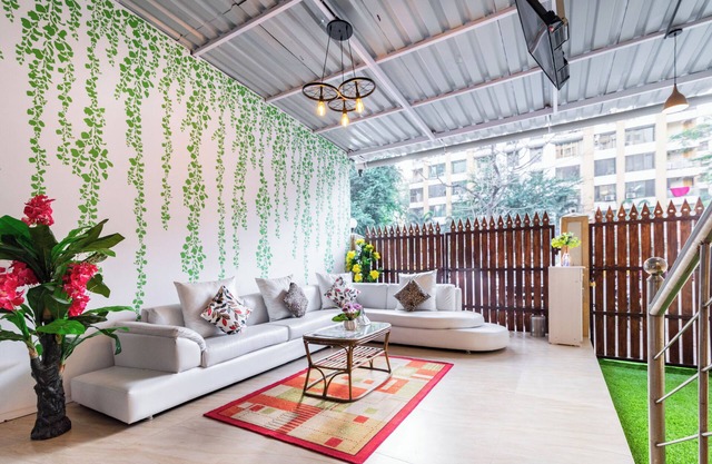 3-bedroom villa in awesome Mumbai with AC, WiFi. Enjoy your stay