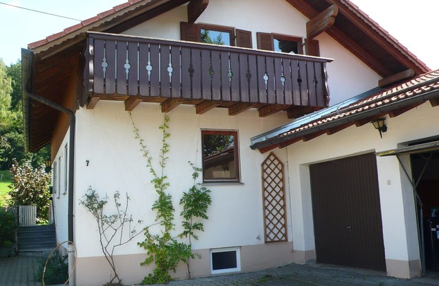 3-bedroomed holiday house with garden and double garage for up to 6 guests