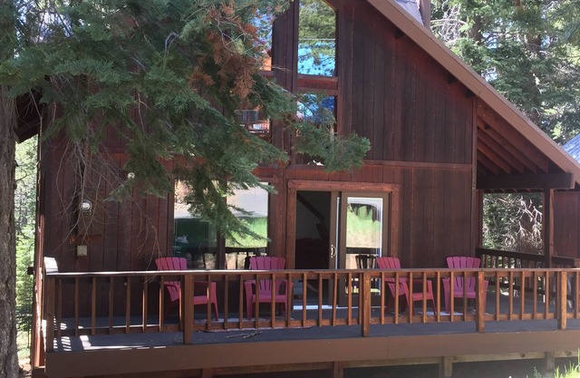 3 Br, 2 Bath +Loft, Dogs OK - SPECIAL! - 20% DISCOUNT OFF ALL SEPTEMBER RATES!