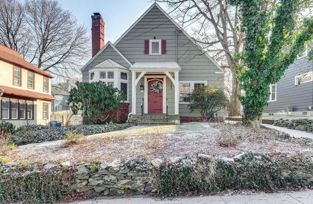 3 Mi to Dtwn: Gem w/Patio & Fire Pit in New Haven