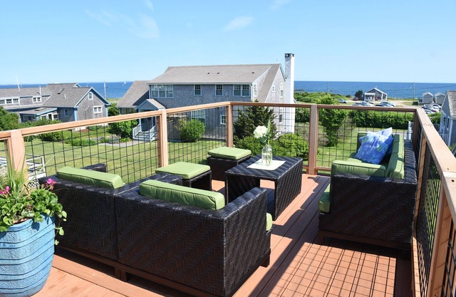 3 minute walk to the beach, panoramic water view, pastoral setting -pet friendly