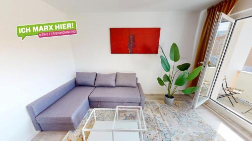 3-Raum-Ferienwohnung mit Balkon, Straßenbahnlinie 5 fußläufig erreichbar, WLAN