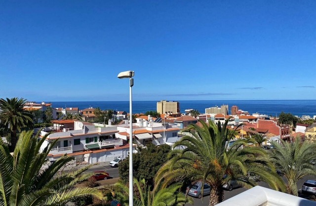 3 room apartment with fantastic views over the Atlantic and Teide