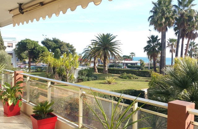 3 ROOMS 65 M2 SEASIDE-BEACHES/PORT/SHOPS