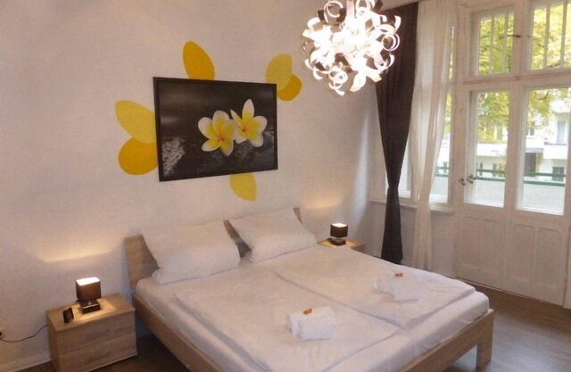 3 rooms, up to 7 persons, luxuriously furnished, 'Carnation'