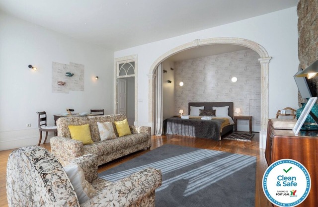 3 Spacious Peaceful Flats w/Jacuzzi and Garden