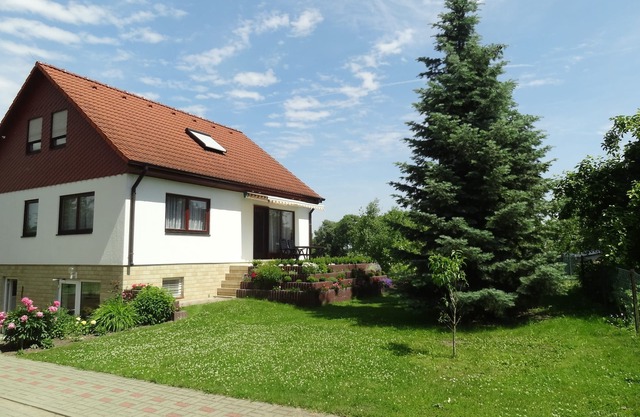 3 star apartment with pool, family friendly, with dog, near the lake in great nature