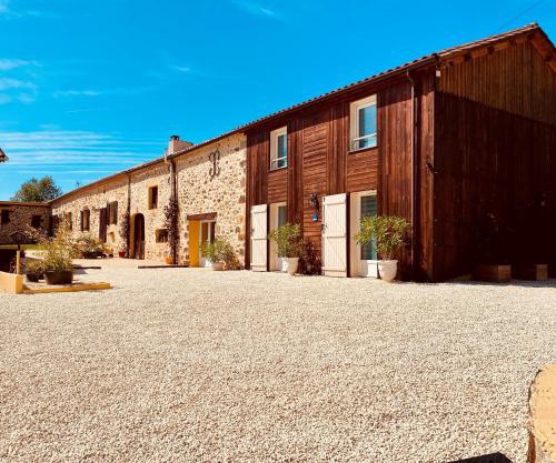 3-Star Tourism Rated Holiday Home with Air Con and Private Heated Pool - 40 Mins from Bergerac