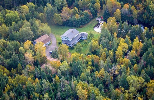 3 Stars Cottage - Forest & Lake PEI Cottages - Kozy Corner -1 Bedroom