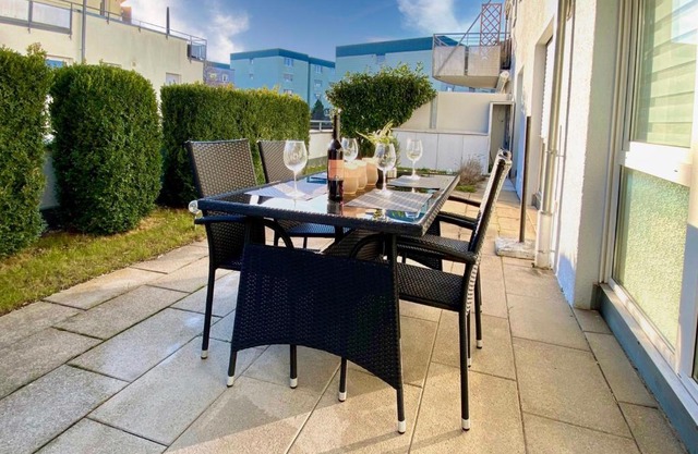 3 Zimmer Apartment in S-Bahn Nähe, 76 qm, max 5 Pers, 30qm Dachterasse, Garage, Internet 1000 MBit