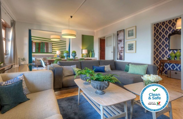 30 guests Upper Class