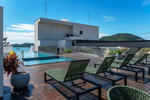 308 Suíte em Localização Incrível Praia de Bombinhas a 120m