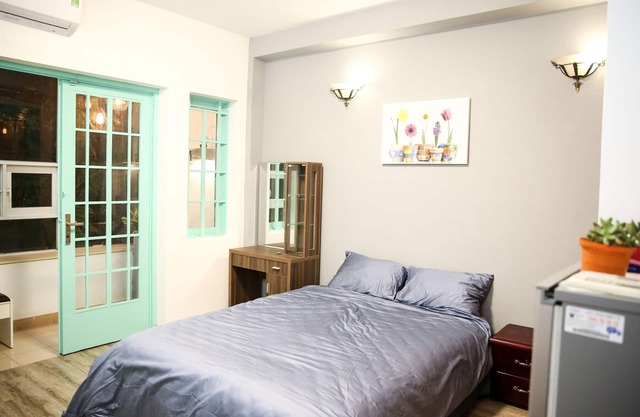 30m2 Private, Bright Studio + Balcony - 1 min walk to Ben Thanh Market