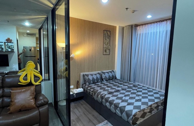 31st floor Pocket Garden Octopus Suite +City Views,1 min to Mall,Starbucks,Food