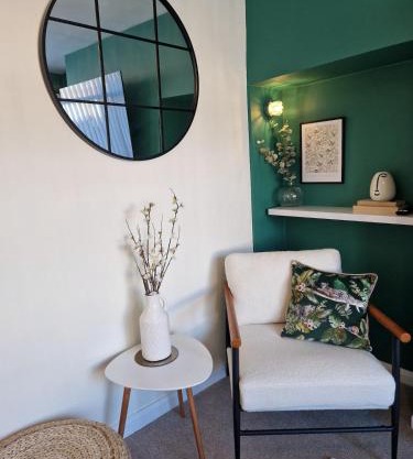 37 Sleeps 6 stylish and comfortable home