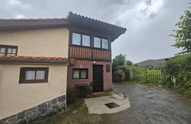 37A01 La casita de Orión, Piloña