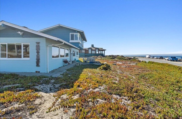 3976 Beach House on Asilomar~ Oceanfront View Home