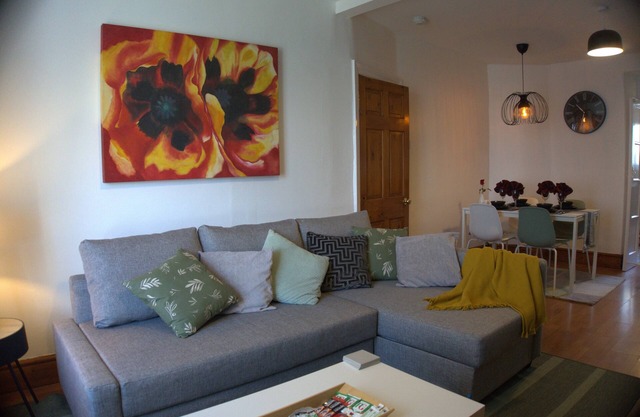 3BDR Home in Central Holyhead