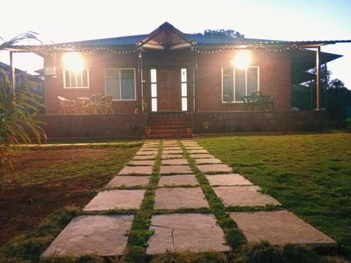 3BHK Browne Villa By Holiday Villass Mahabaleshwar