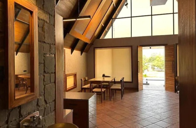 3BHK W/Pool Teakwood Villa By Gemstone Hospitality