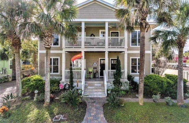3BR/2BA Upper Apartment in Historic District St. Augustine