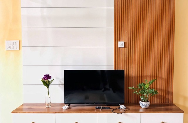 3BR Hill View Apartment in Gachibowli Hyderabad by Homeyhuts