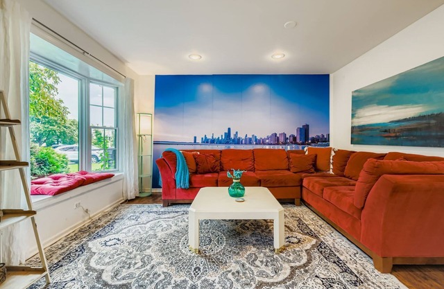 3BR House with Pickleball, Game Room, Foosball, Arcade, Cereal Bar, Darts &Grill