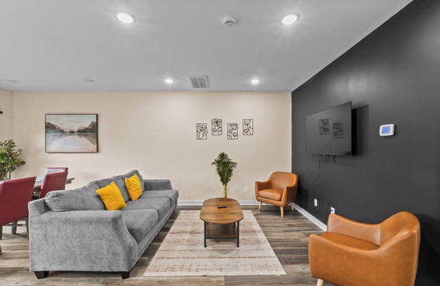 3BR in Charlotte, 10 Min to Panthers Stadium Pet-Friendly