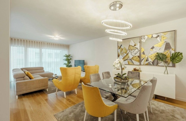 3BR Luxury w/Pool in Benfica