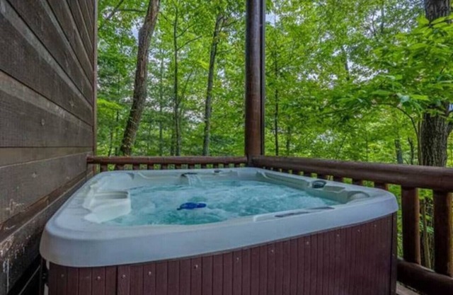 3BR w/Hot Tub*Fireplace*MTN Views*Games*Peaceful