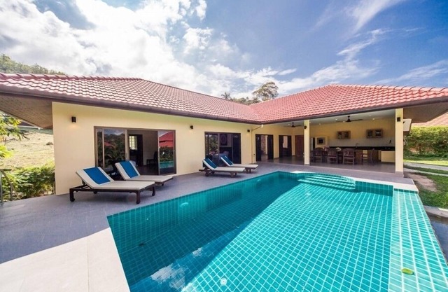 3BR Zanzibar Villa-Walk to beach