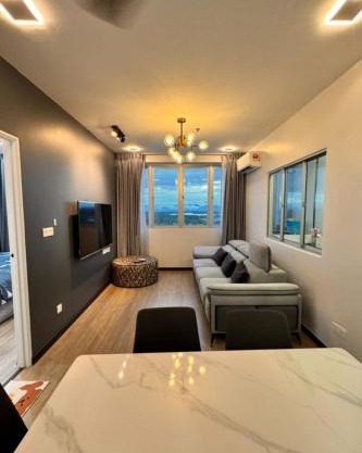 3R2B Corner Balcony High Floor View StayCation Manhattan Metrocity Apartment Kuching Free 1CPark