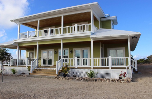 4 Bdrm House with Amazing Ocean View from the Top of Miley Hill