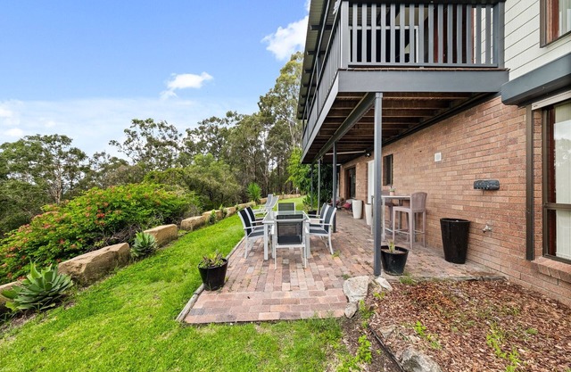 4-Bed Hinterland Retreat with Gorgeous Views