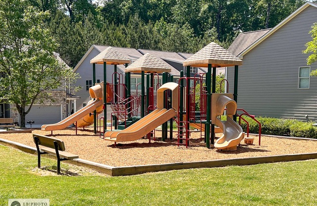 4 - Bed home, w/Cali King Bed - 12 mins. to DTWN