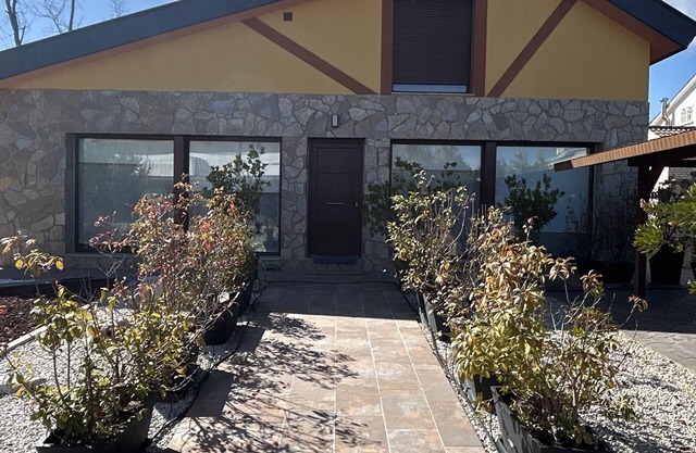 4-bedroom chalet in wonderful Becerril de la Sierra with WiFi