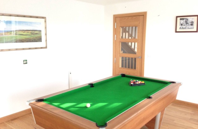 4 bedroom,5 bathroom,gamesroom, garden & parking, perfect for golf in St Andrews