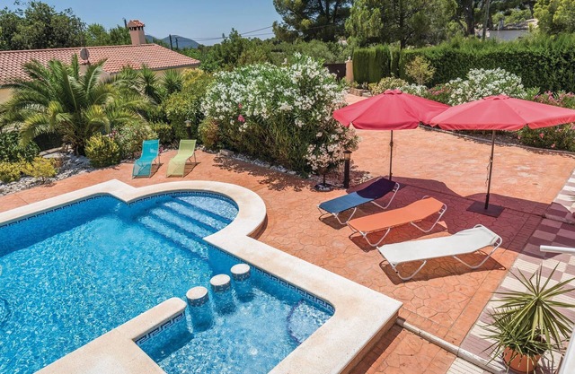 4 bedroom accommodation in Torremanzanas
