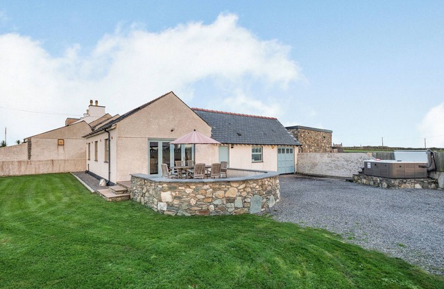 4 bedroom accommodation in Penrhos Feilw, near Trearddur Bay