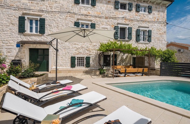 4 bedroom amazing home in Porec