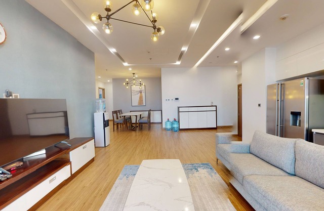 4-bedroom apartment in brilliant Vinhomes Metropolis Hà Nội with AC, WiFi