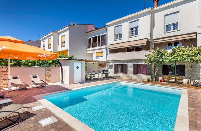 4 bedroom beautiful apartment in Pula