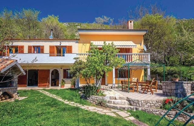 4 bedroom cozy home in Krizisce
