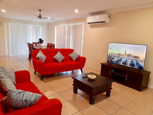 4 bedroom entire house in Raceview,QLD 4305