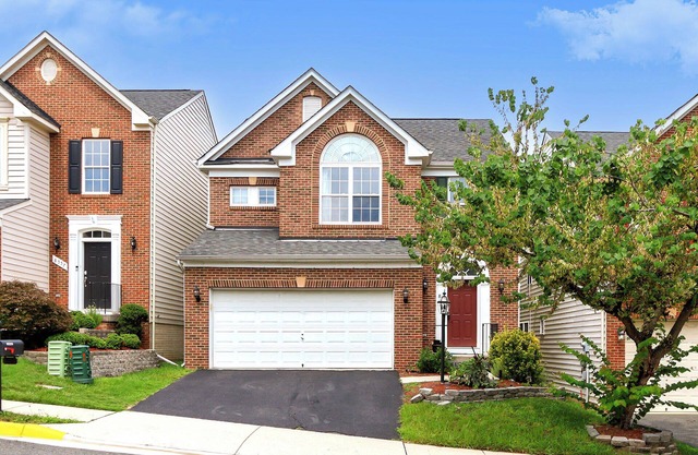 4-bedroom house in charming Lorton