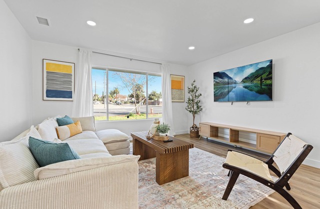 4-bedroom house in fabulous Redlands with Pool & Game Room