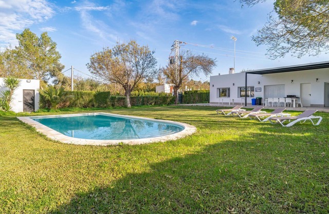 4 bedroom lovely home in Villamartin