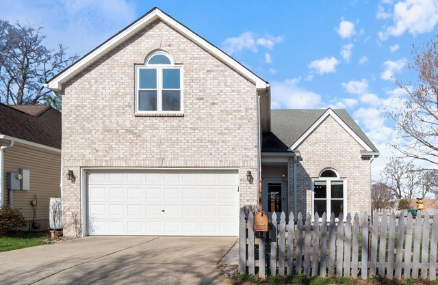 4 Bedroom Nashville Home Safe Neighborhood with Parking near Nash Hotspots