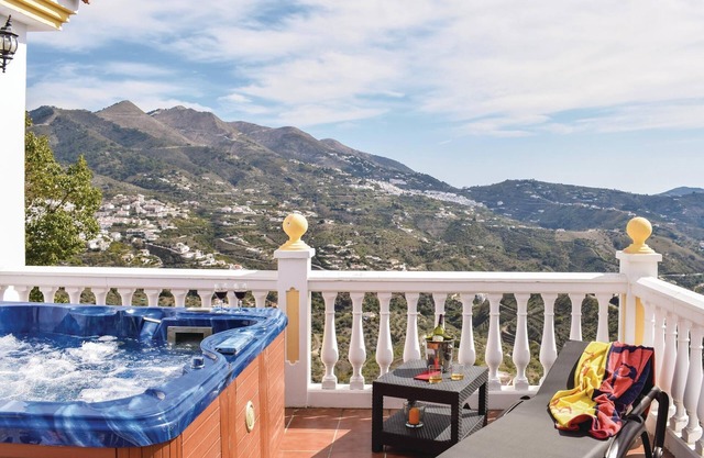 4 bedroom nice home in árchez